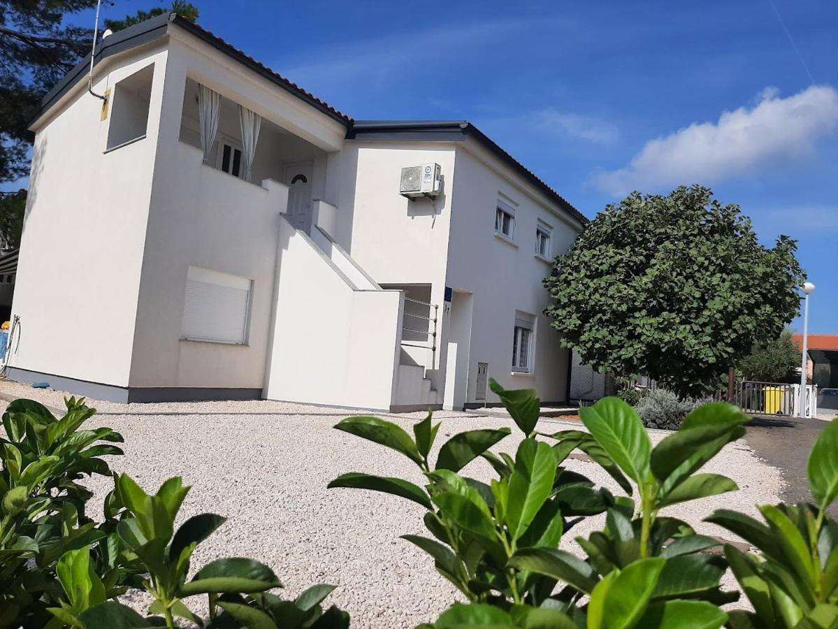 Apartman Bunaric Vir Exterior photo